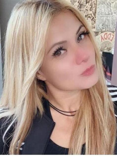 bakeca latina donna cerca uomo|Escort Latina, Donna Cerca Uomo Latina